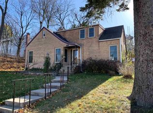 615 W Mackie St, Beaver Dam, WI 53916