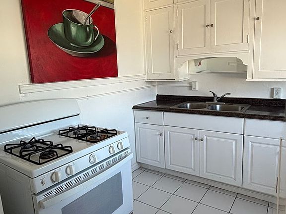 4th image of 1030 E Ocean Blvd Unit 507