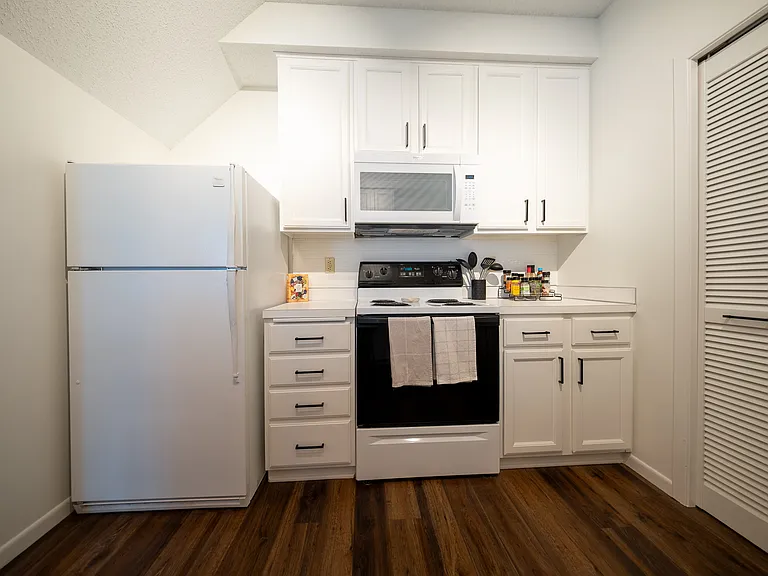 4275 Merrimac Ln N #21 — Photo 8