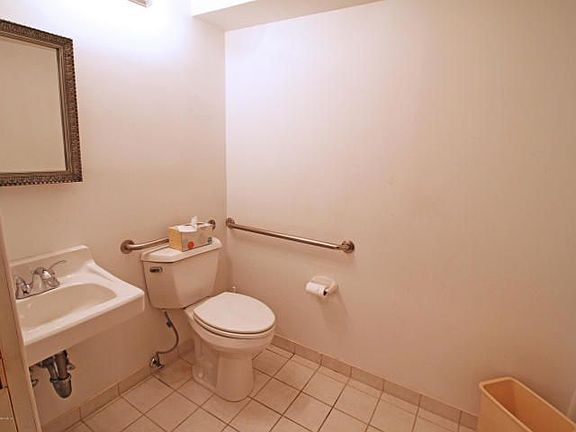3rd image of 3102 Hylan Blvd
