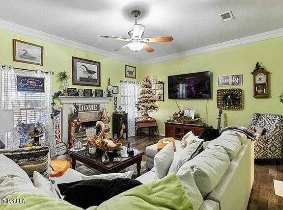4th image of 9008 Live Oak Ave
