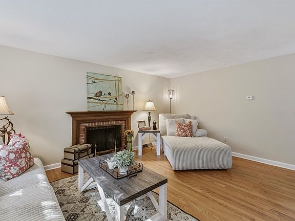 4th image of 64 Tioga St
