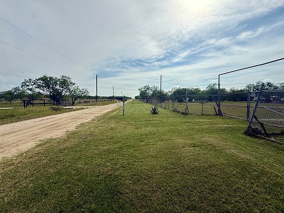 4th image of 1132 SW County Road 2348