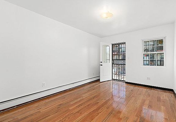 3rd image of 450 Midwood St Floor 3