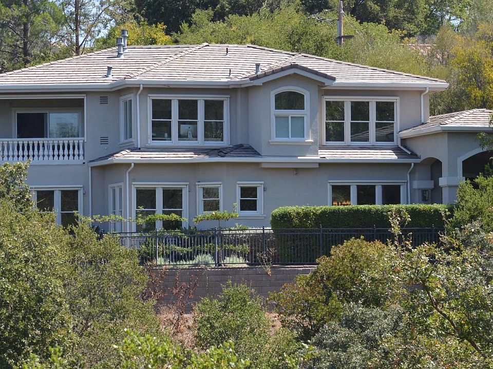 2nd image of 18421 Oak Dr