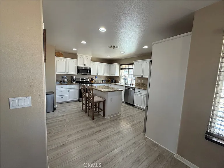 9725 Susan Ave — Photo 7