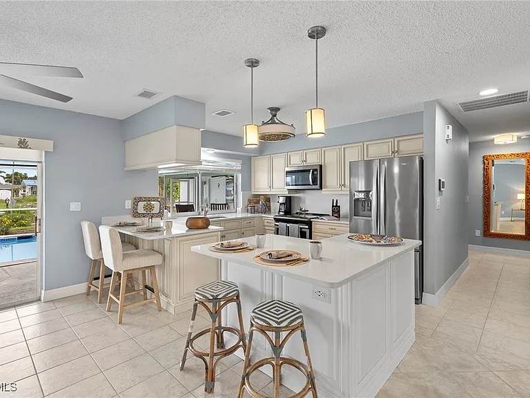 5240 SW 2nd Pl — Photo 12