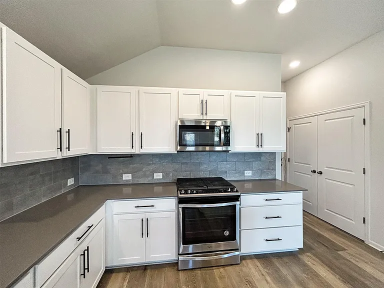 558 Bridgestone Way — Photo 13