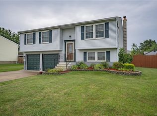 6606 Royal Pkwy N, Lockport, NY 14094