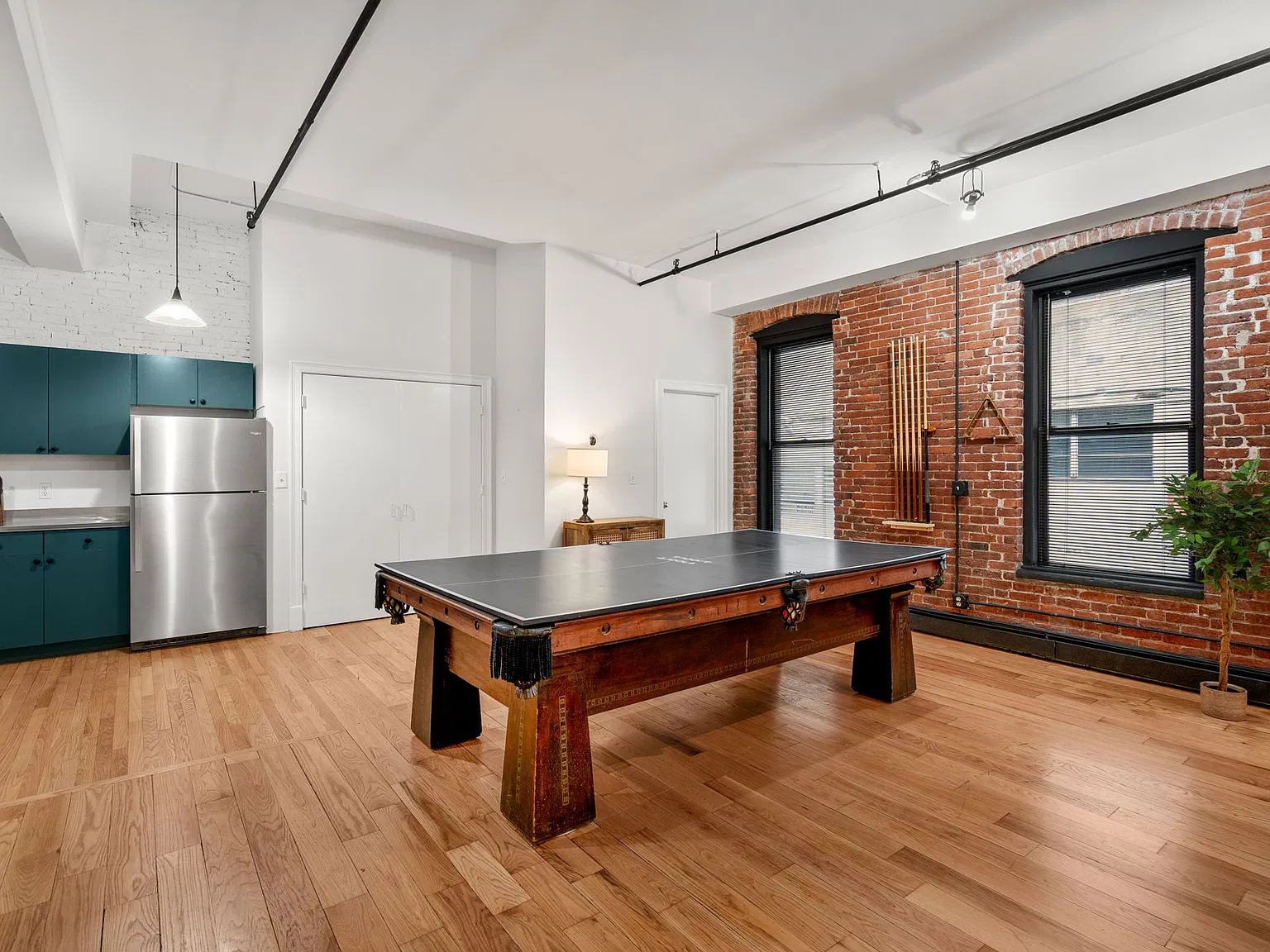 3 bed, 1931 sqft, $11,000 — Photo 3
