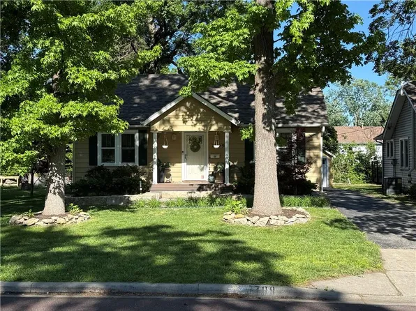 7709 Santa Fe Dr, Overland Park, KS 66204