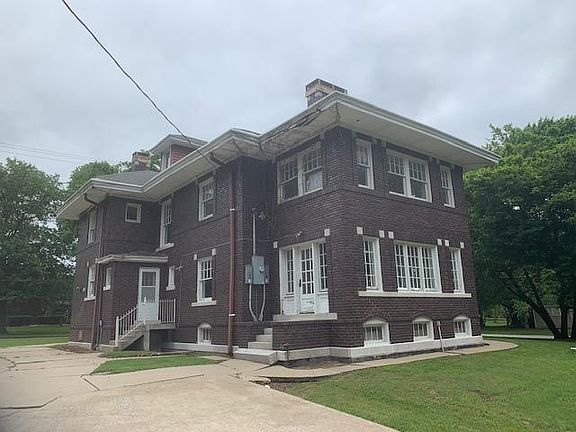 2nd image of 501 W Quincy St