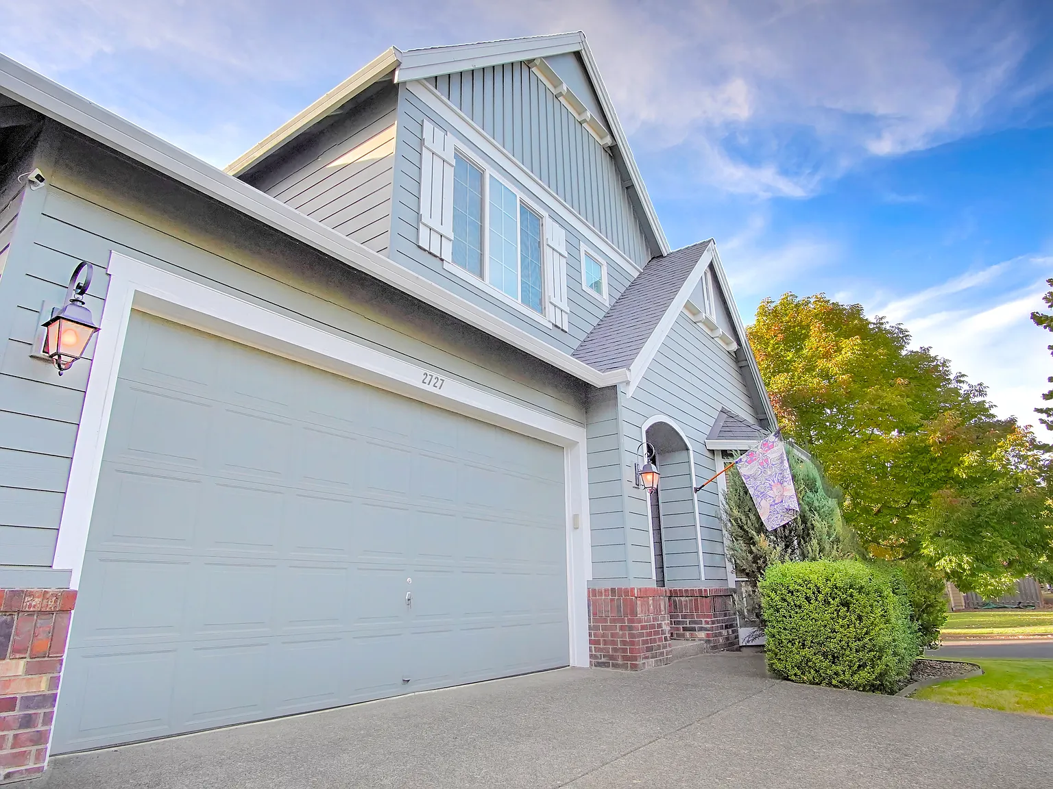 4 bed, 2.5 bath, 2356 sqft, $3,495 — Photo 2