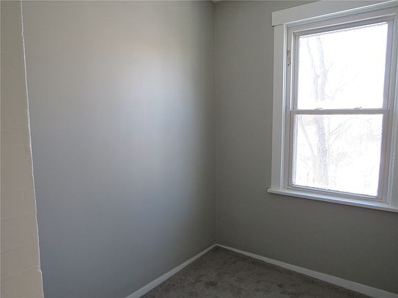 3rd image of 301 Paur St