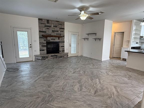 4th image of 1327 Kenney Hall Rd