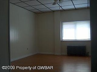 3rd image of 90 Lee Park Ave