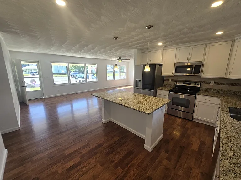 1221 Wingfield Ave — Photo 6
