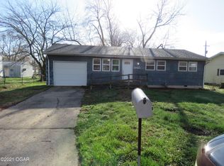 1940 Southwood Ln, Carthage, MO 64836