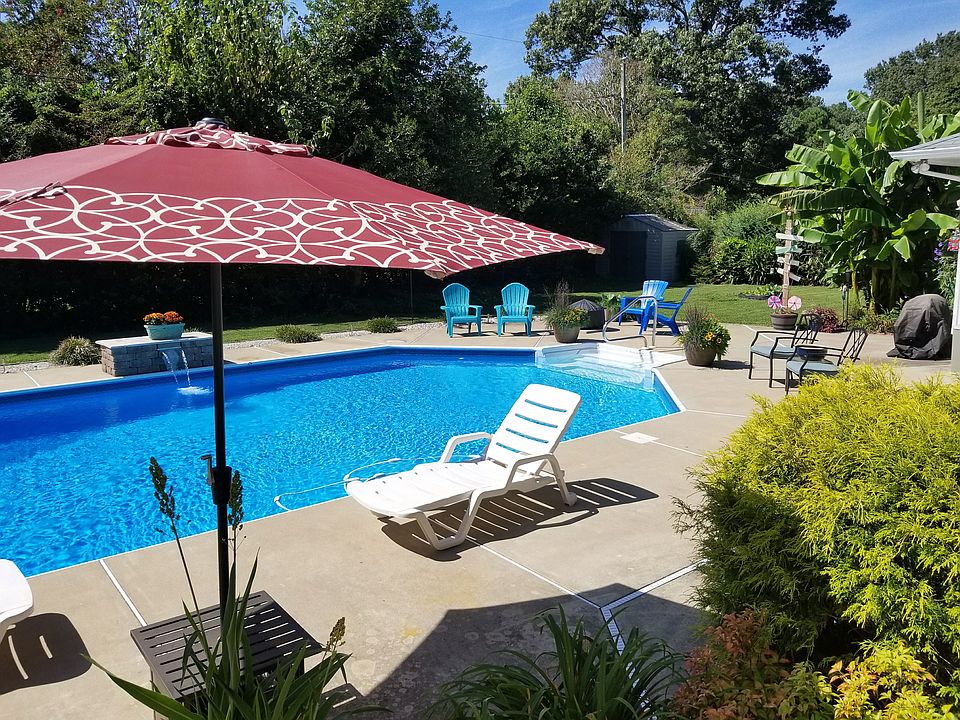 1st image of 905 Townsend Dr