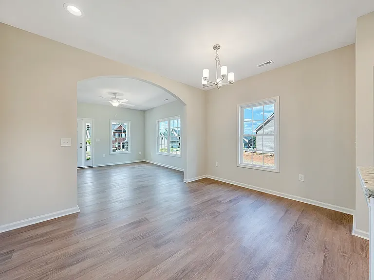 956 Carriage Pkwy — Photo 25