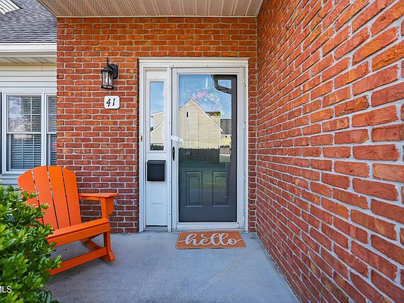 4th image of 1725 W Lakeview Dr Unit 41