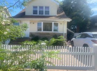 49 Manor Rd, Valley Stream, NY 11580