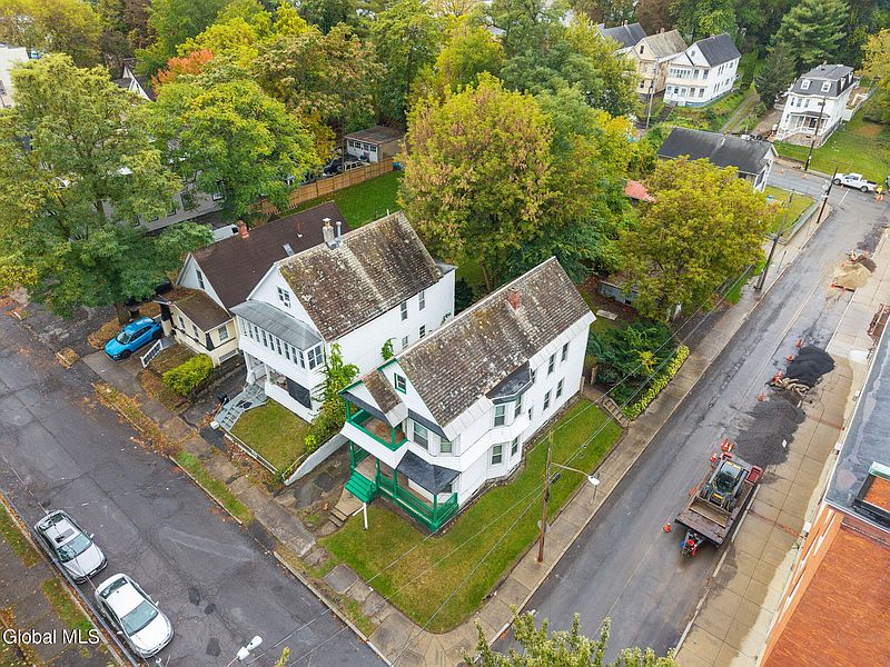2nd image of 602 Lansing Street