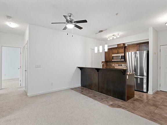 4th image of 141 N Mountain St #208