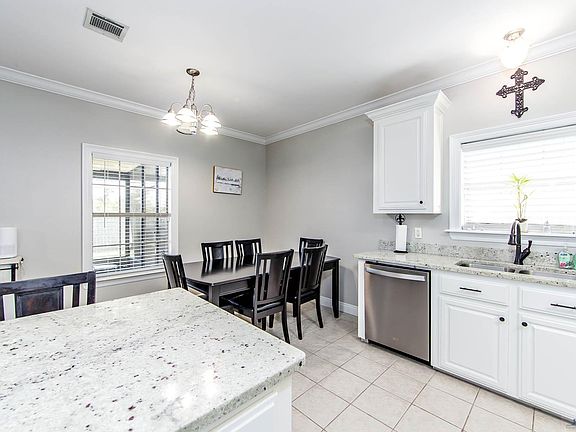 5th image of 216 Dove Tail Dr