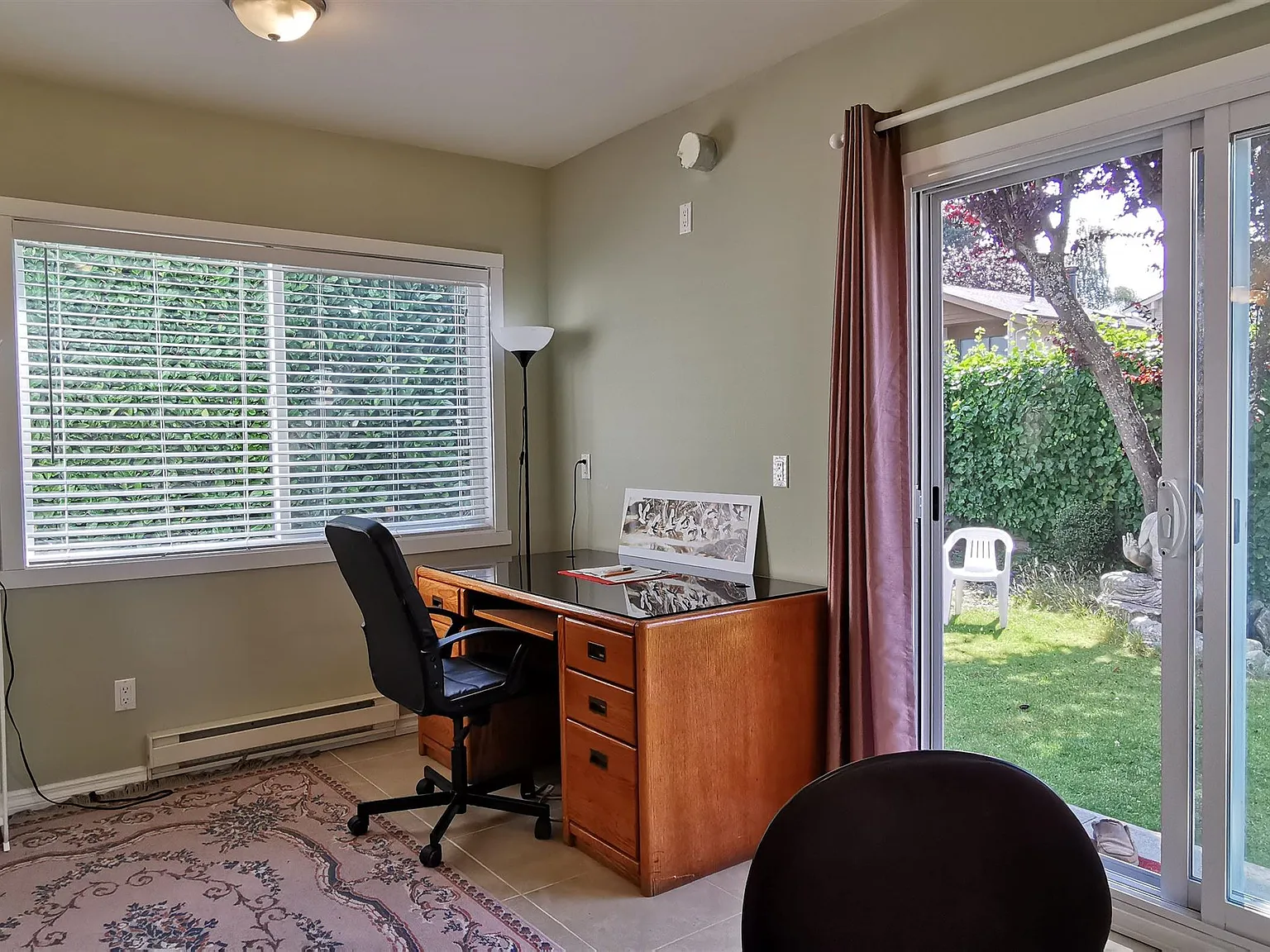 5 bed, 2500 sqft, $4,200 — Photo 2