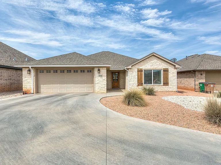 5918 Southampton Pl — Photo 1