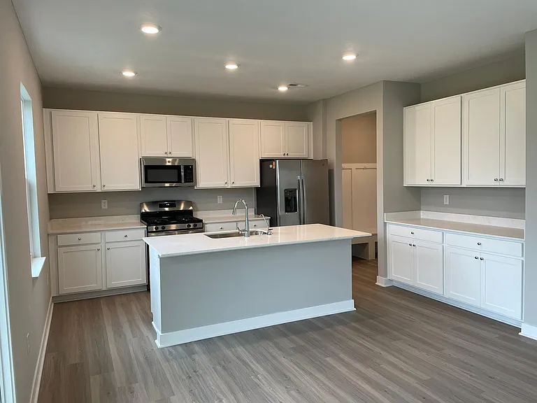 2479 Dixon Creek Dr — Photo 2