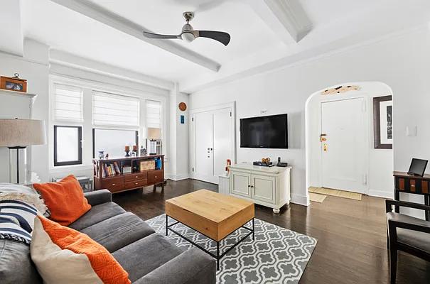 Sold by Compass | media 22