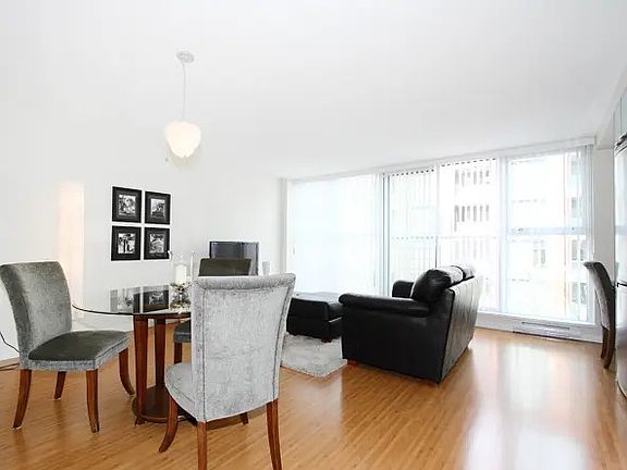 4th image of 168 Powell St #607