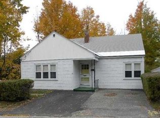 74 7th St, Auburn, ME 04210