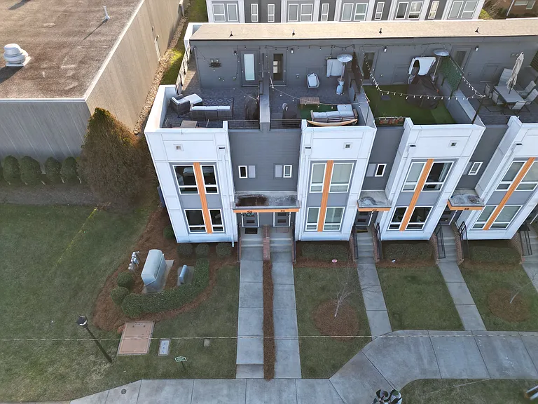 406 Southend Crossing Ln — Photo 27