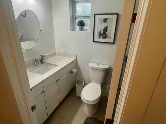 3rd image of 1127 NW 30th St