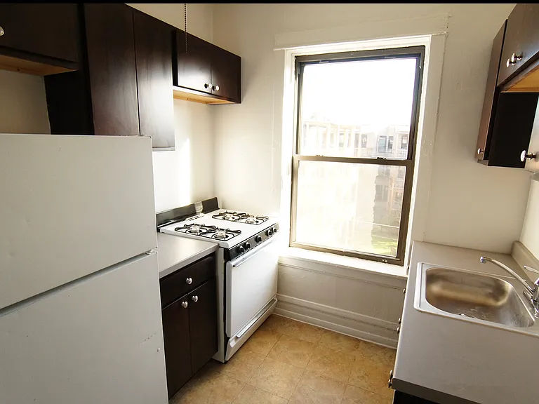 2542 N Kedzie Blvd #3W — Photo 2