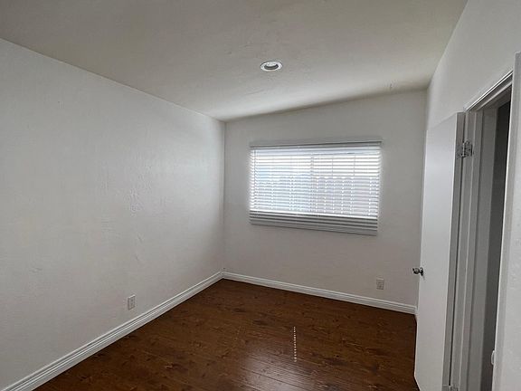 5th image of 15338 Eastwood Ave