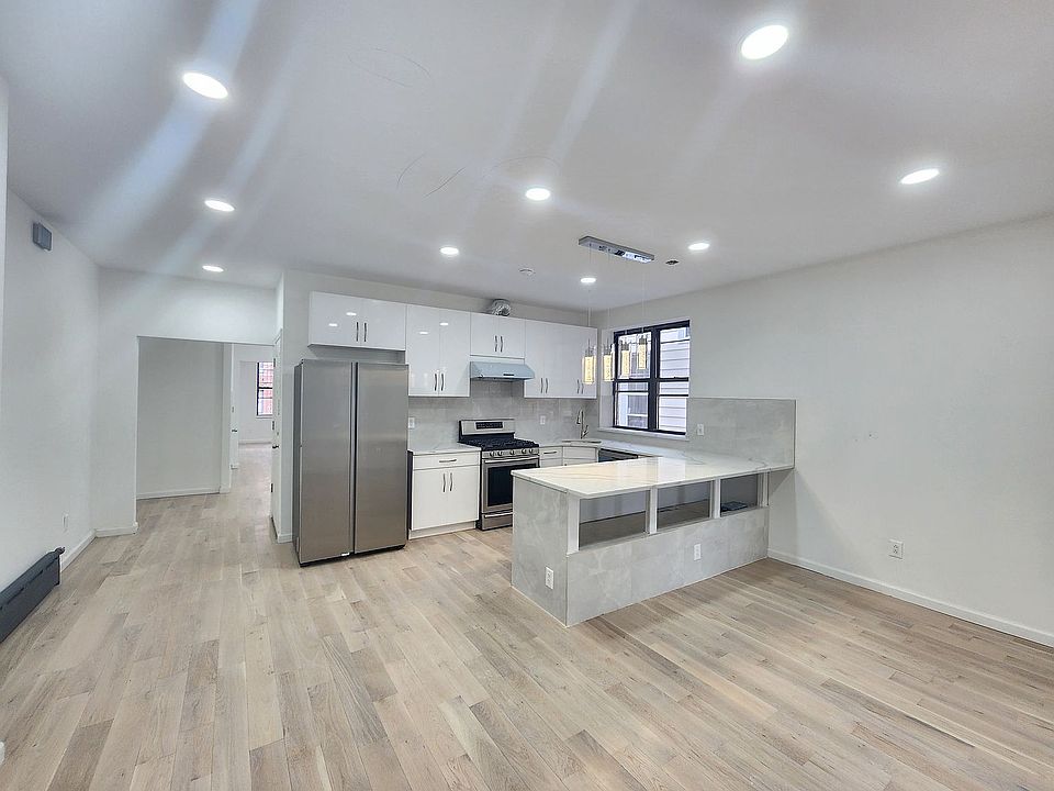 1st image of 3422 29th St #1