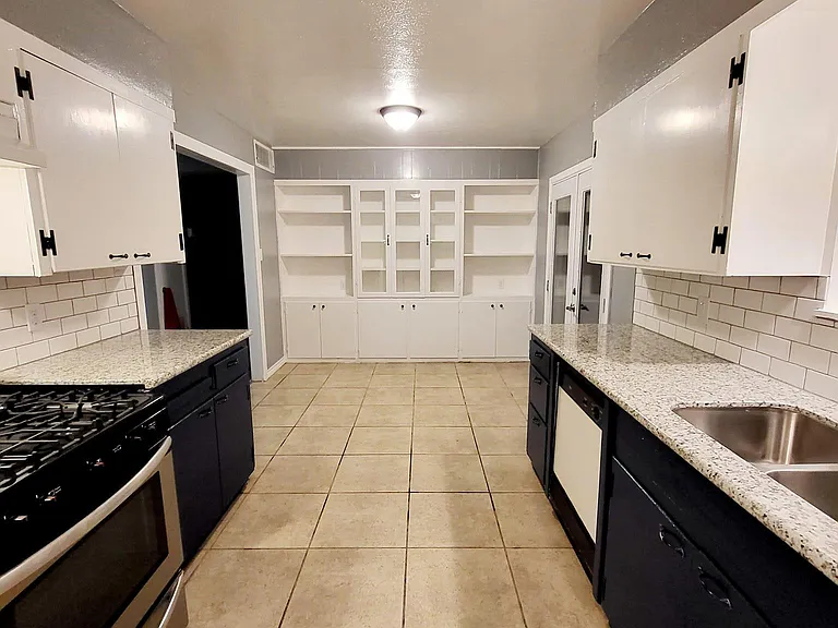3505 Houston Ave — Photo 14