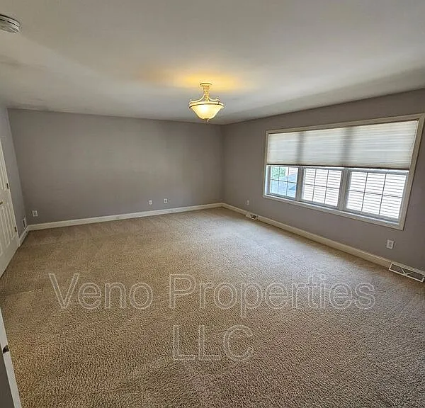 5 Brighton Ct — Photo 15