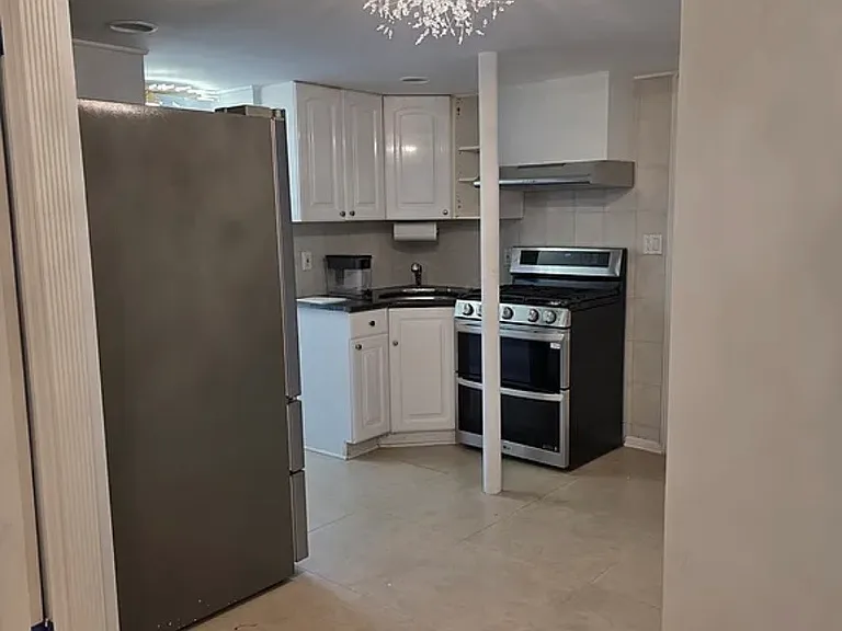 2 Hillpark Ave #1 — Photo 2