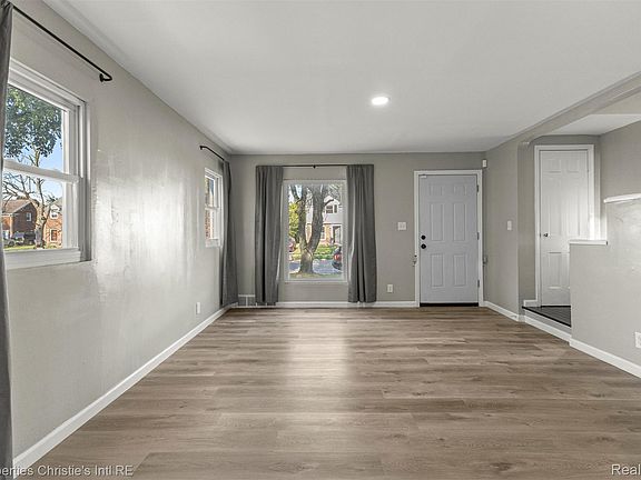 4th image of 10842-38 Nottingham Rd