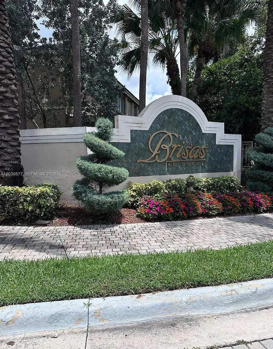 Las Brisas At Doral Condo — Photo 2