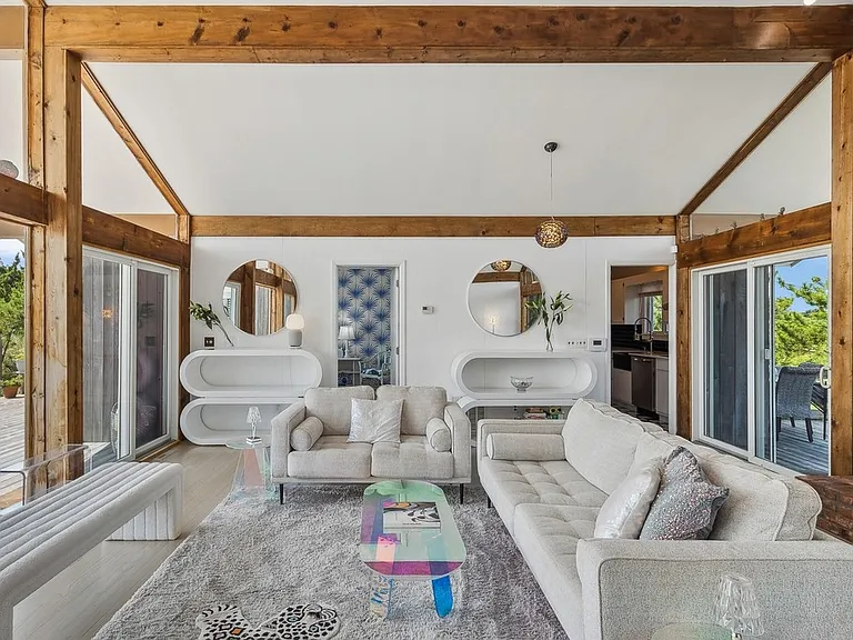 323 Marine Blvd — Photo 4