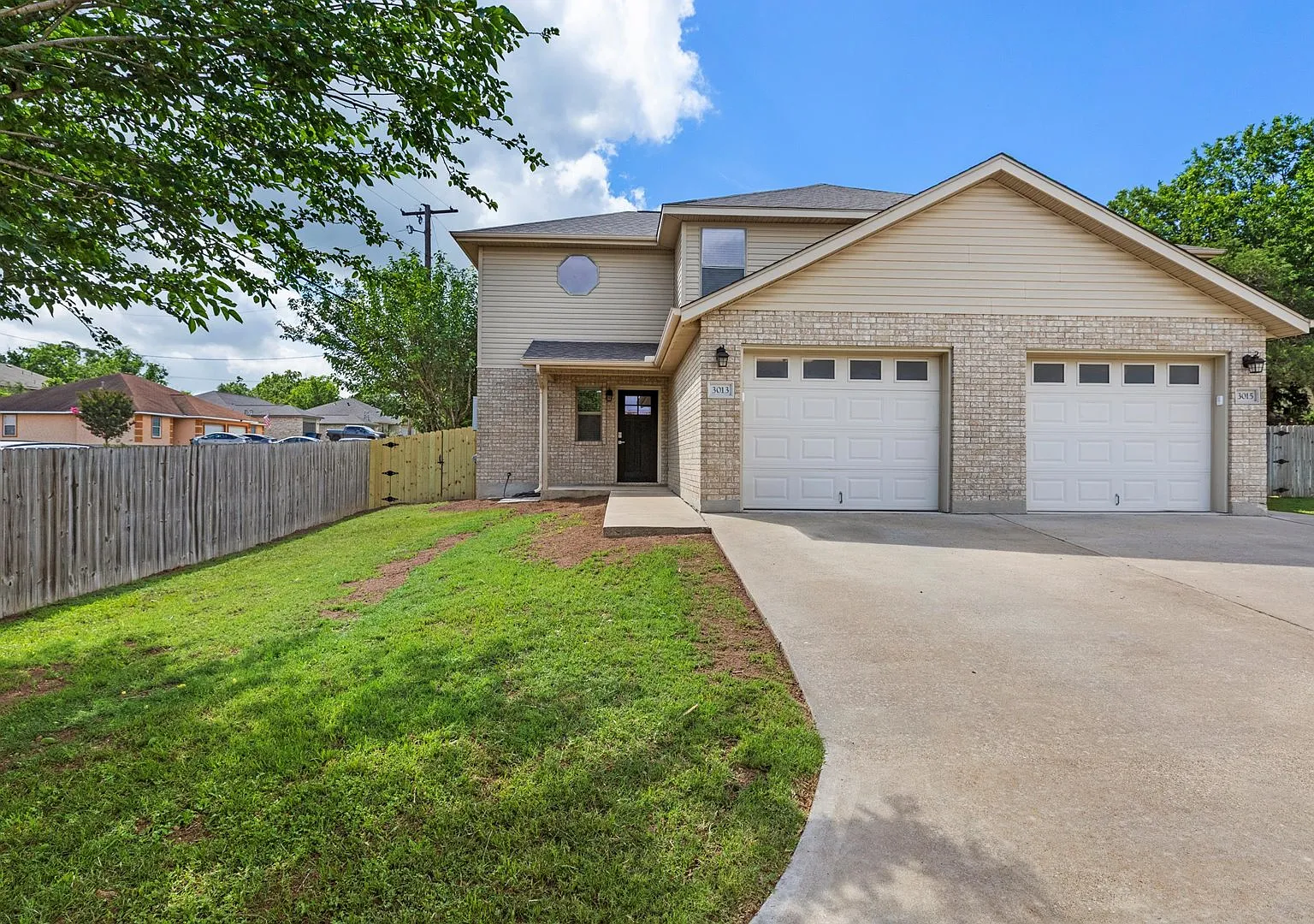 2 bed, 2.5 bath, 1214 sqft, $1,375 — Photo 1