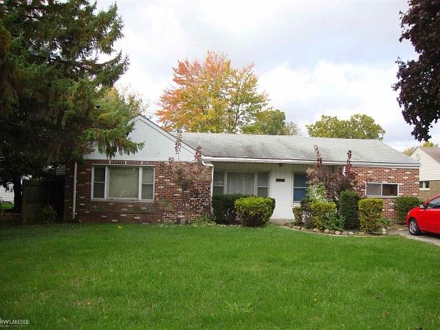 1st image of 32453 Beaconsfield St