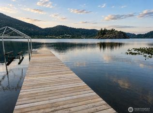 5663 S Campbell Lake Road, Anacortes, WA 98221