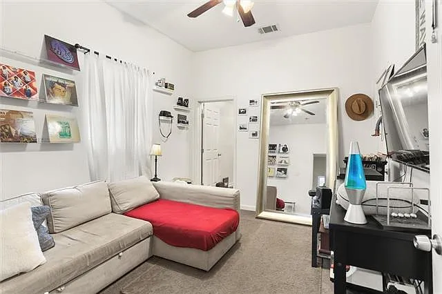 3 bed, 1.0 bath, 900 sqft, $1,500 — Photo 3